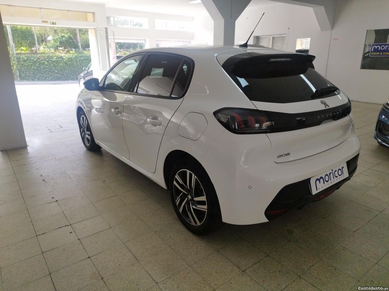 Peugeot 208 1.5 BHDI 100 allure - 23 — photo 5