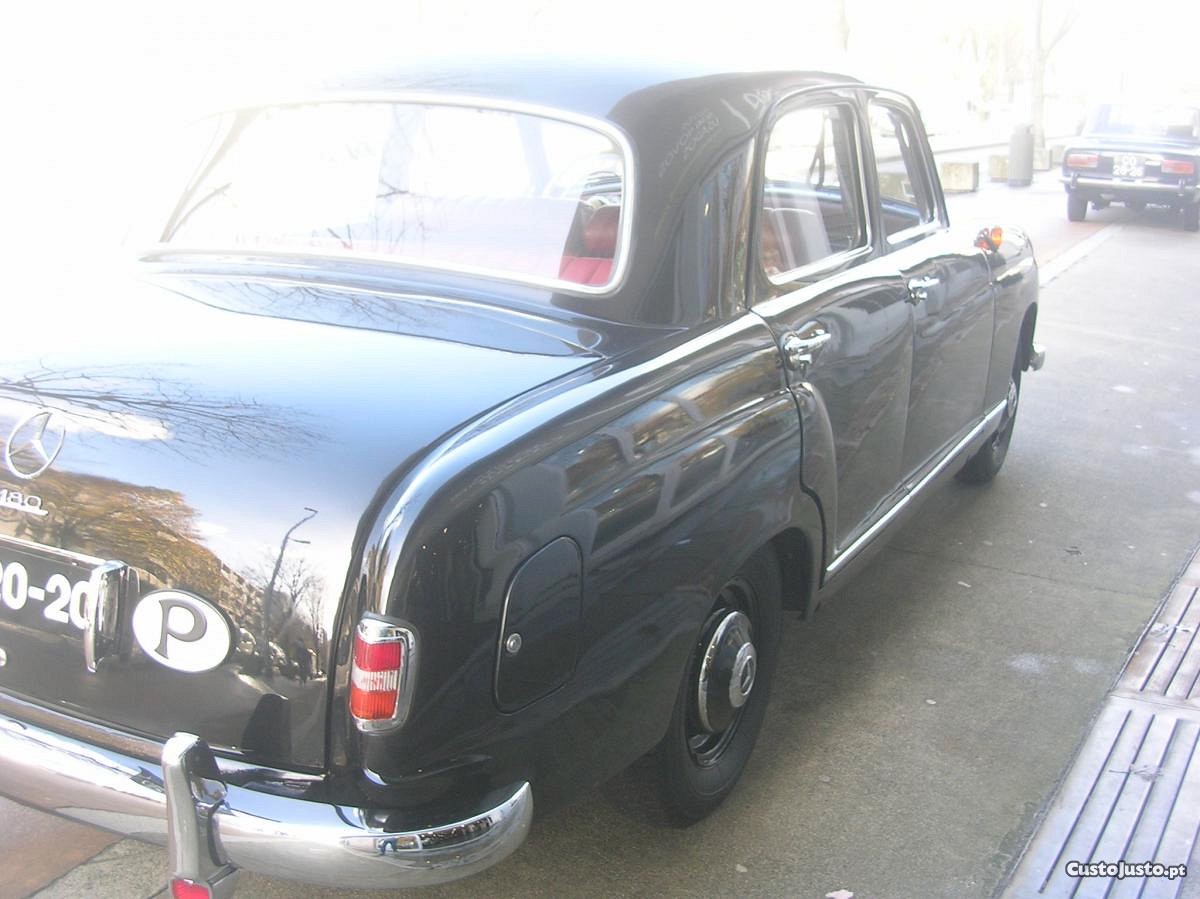Mercedes-Benz  180 Conduite (Ponton) foto 4