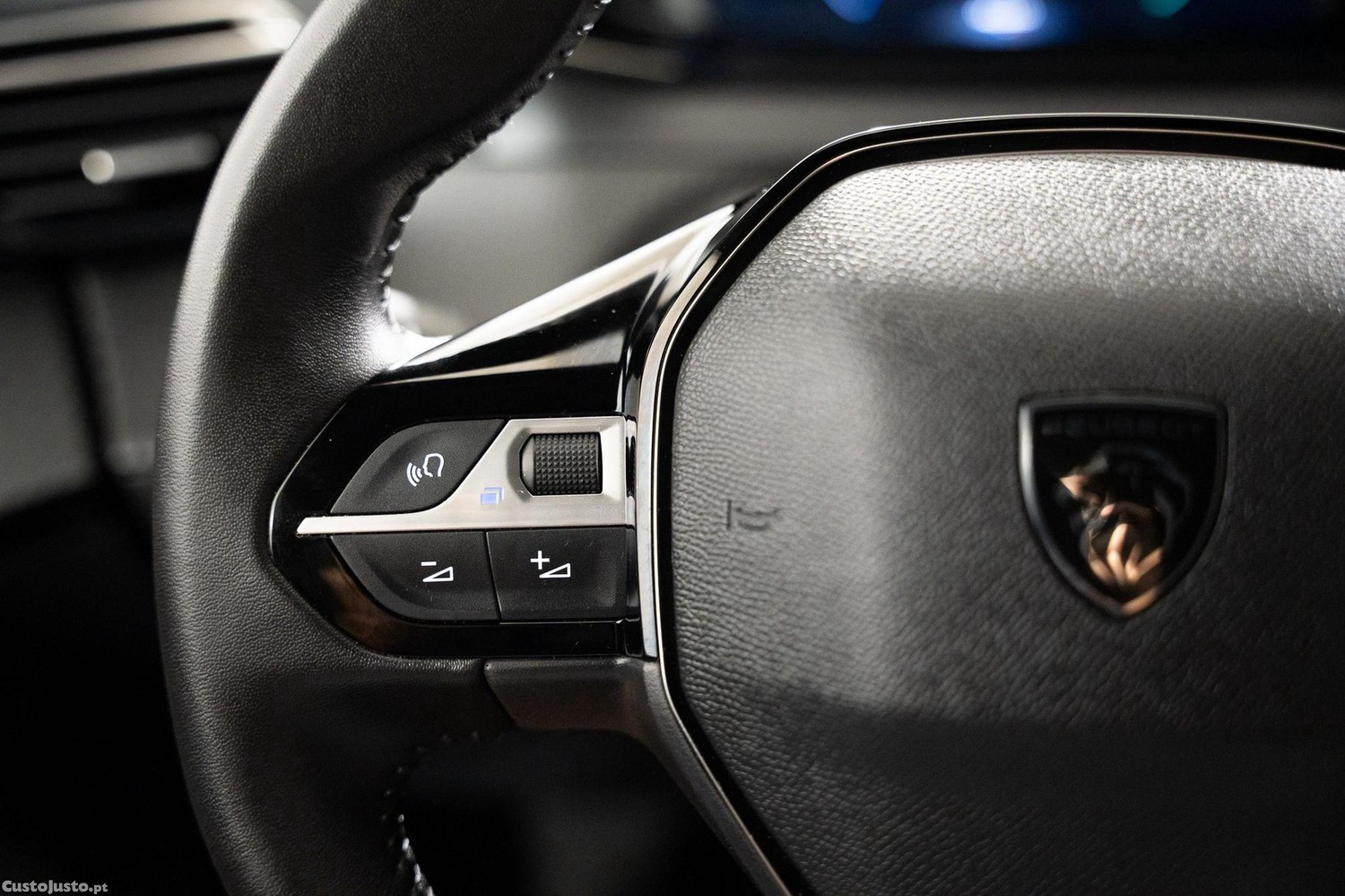 Peugeot 2008 54 kWh Allure — fotografia 17