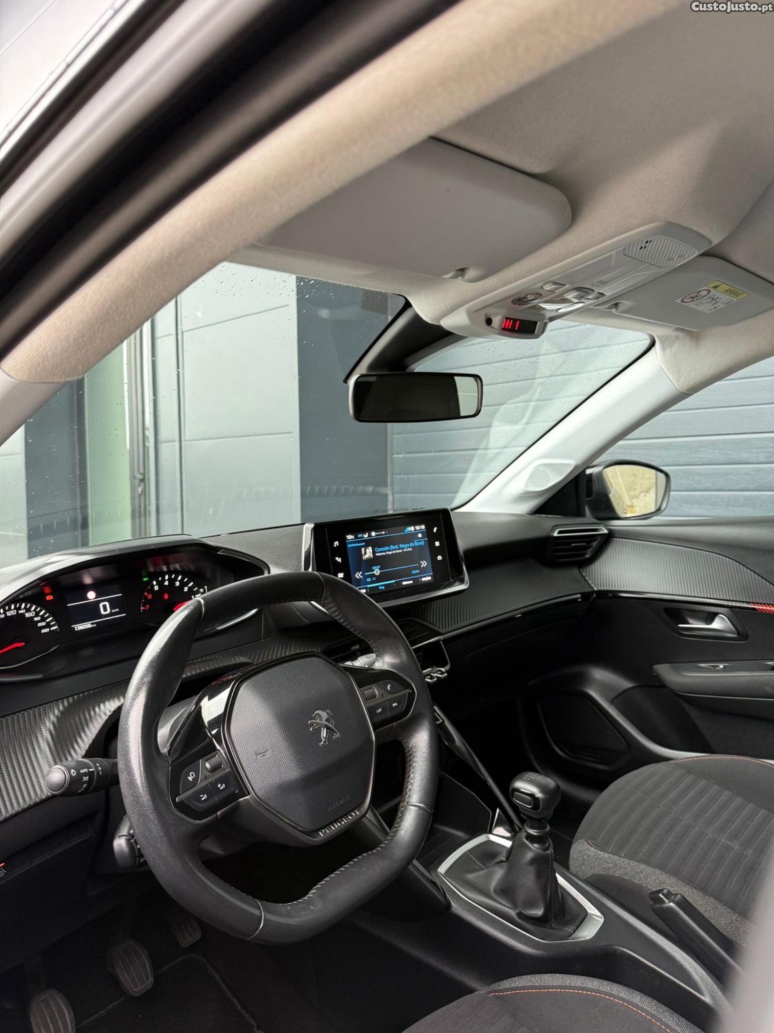 Peugeot 208 1.5 HDi — fotografia 3