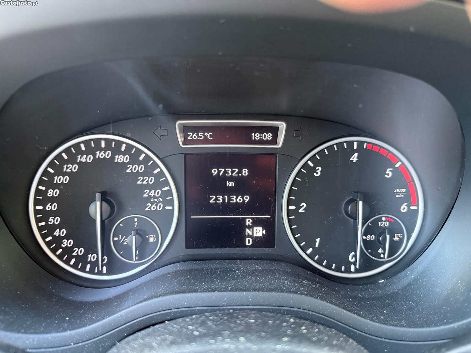 Mercedes-Benz B 200 CDI — fotografia 6