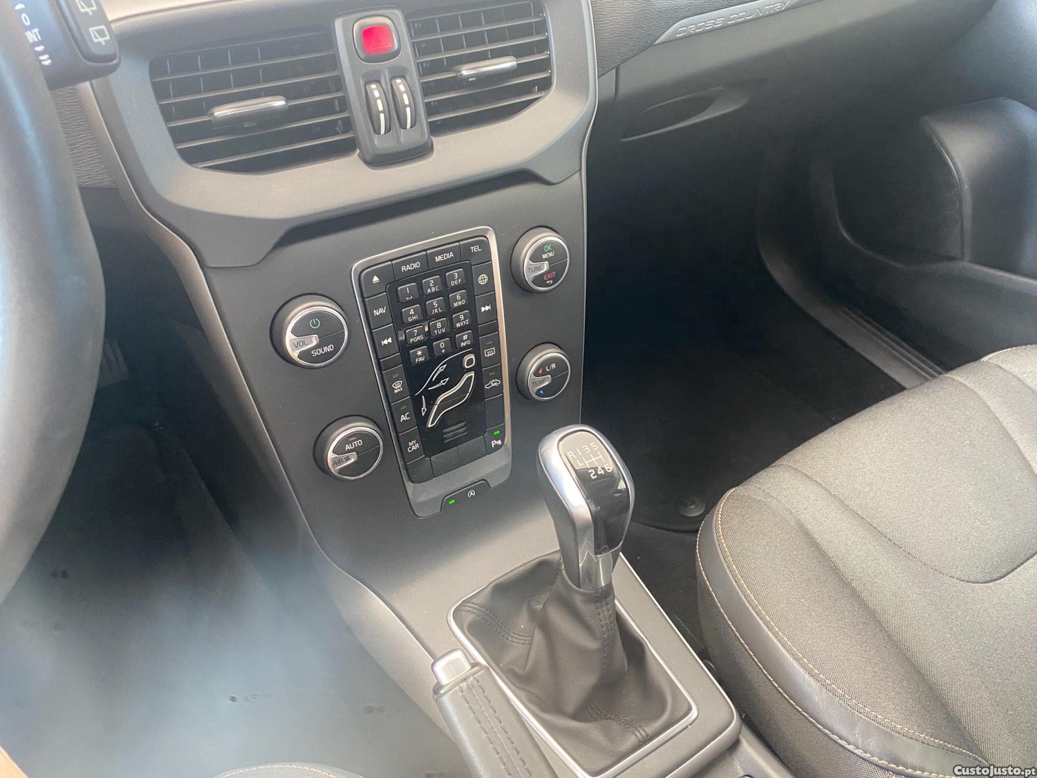 Volvo V40 1.6 D2 (29 MIL KMs) — fotografia 5