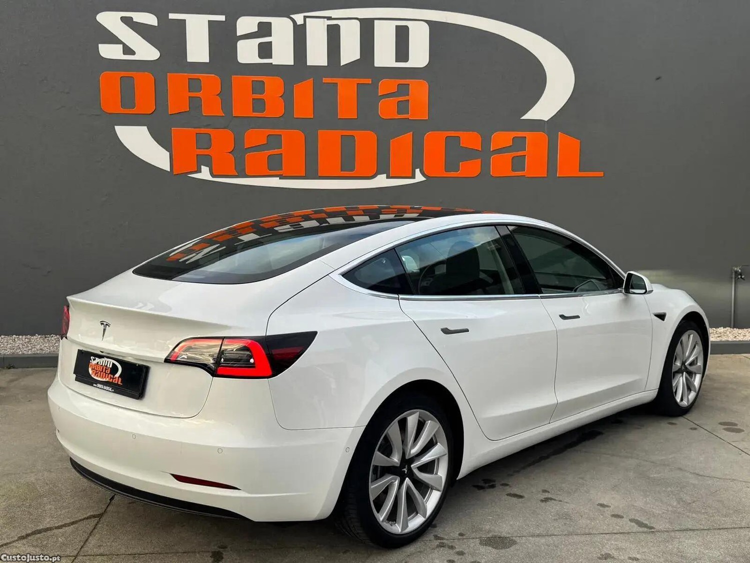 Tesla Model 3 Standard Range Plus RWD — fotografia 11
