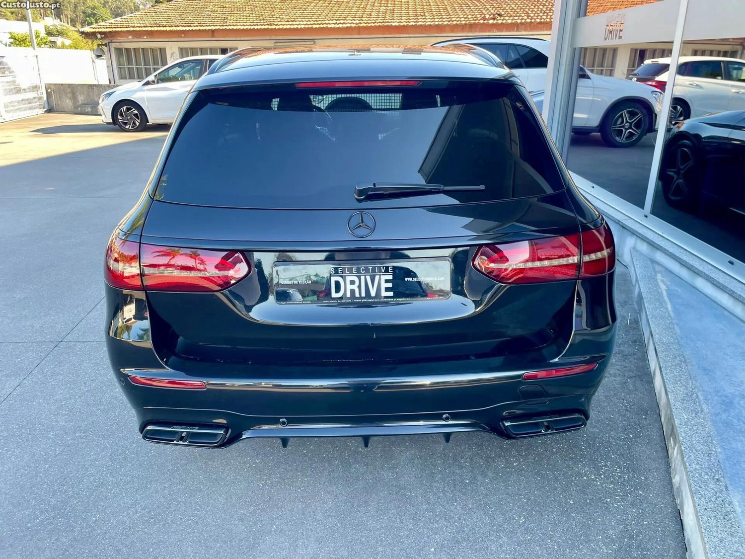 Mercedes-Benz E 300 d AMG Line — fotografia 16