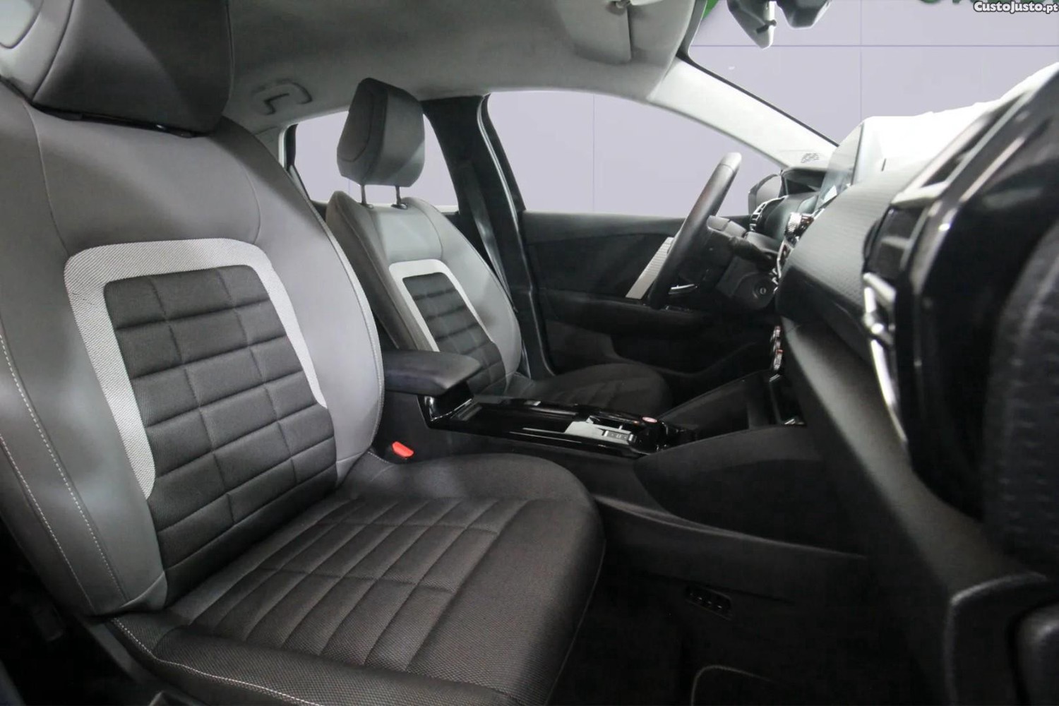 Citroën e-C4 54 kWh Plus — fotografia 3
