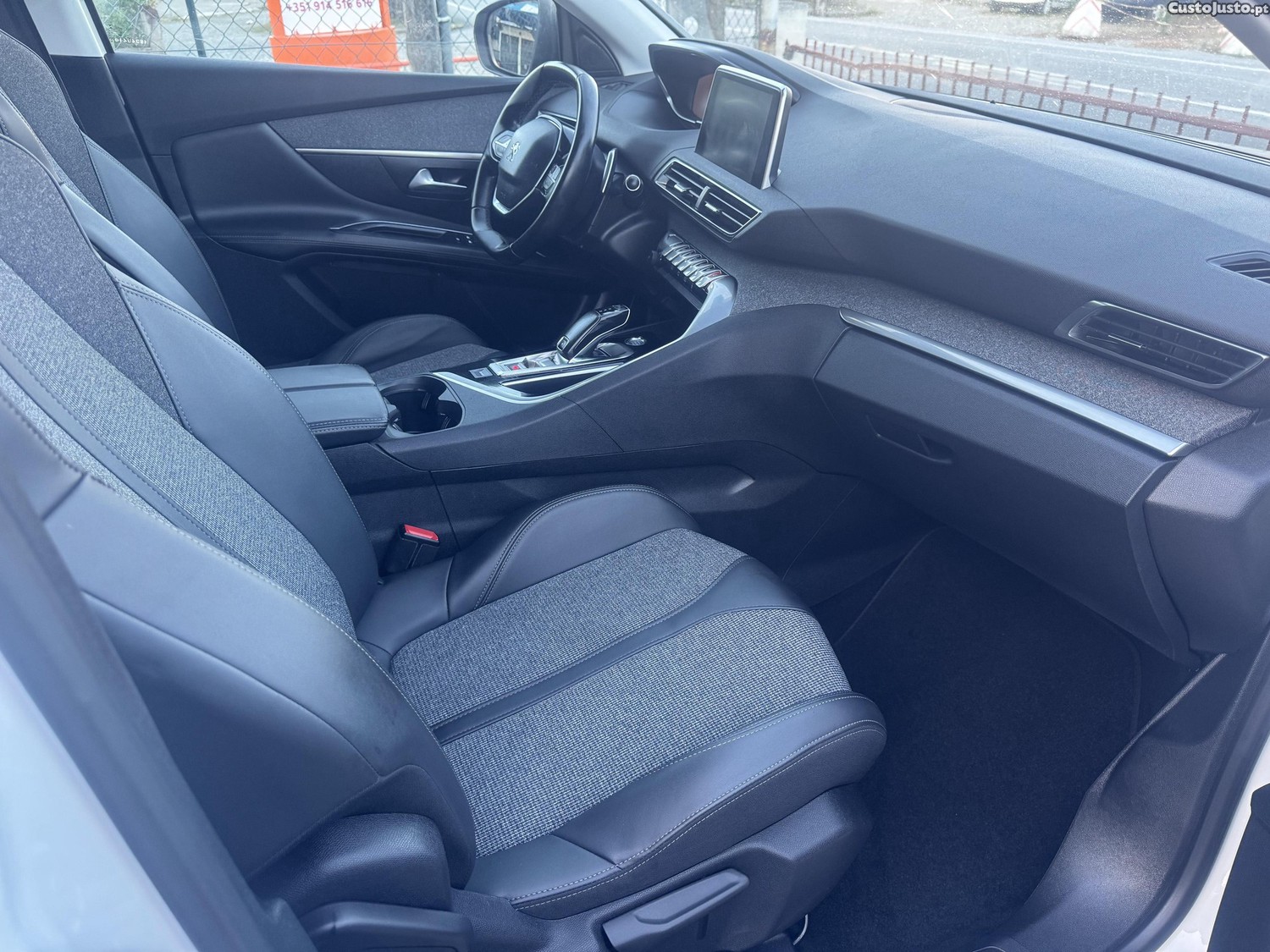 Peugeot 3008 ALUR 1.5 HDI130 CV — fotografia 3