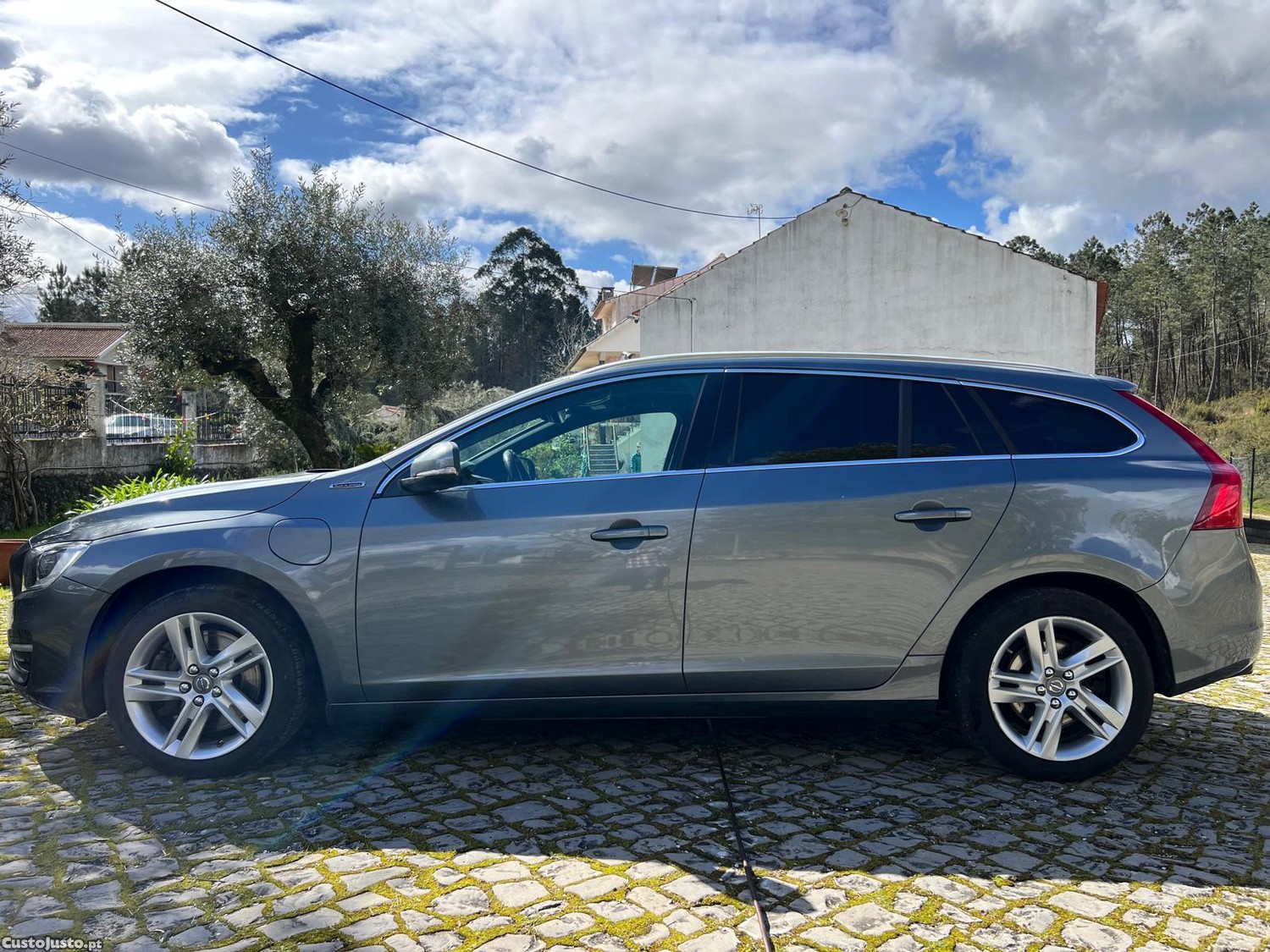 Volvo V60 Twin Engine — fotografia 4