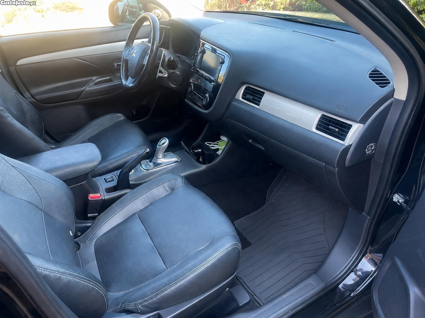 Mitsubishi Outlander Phev — fotografia 4