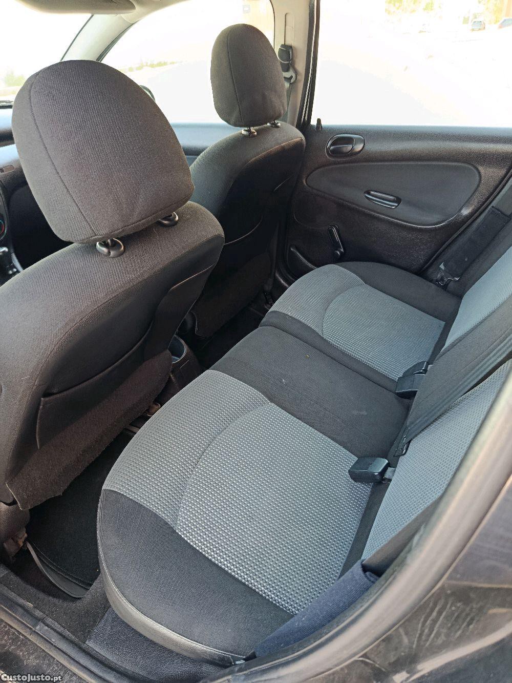 Peugeot 206 SW 1.4 HDI em bom estado !!! Negociável — fotografia 5