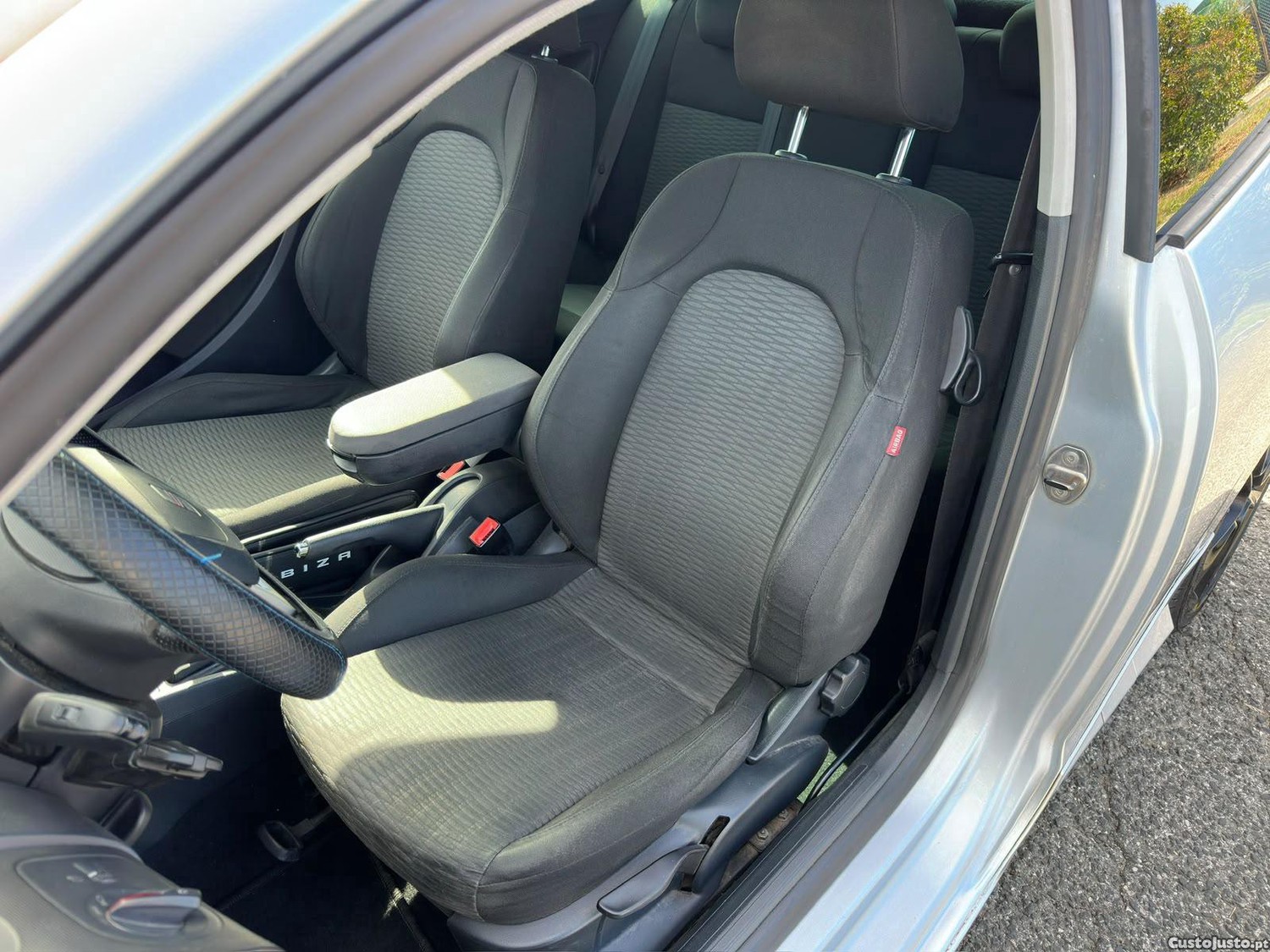 SEAT Ibiza 1.6 TDI spot coupe — fotografia 4