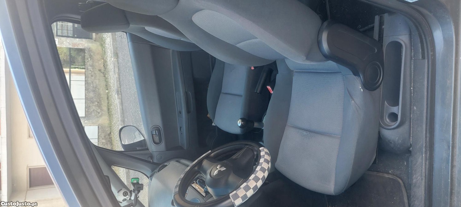 Mitsubishi 400 (Colt) - 05 foto 5