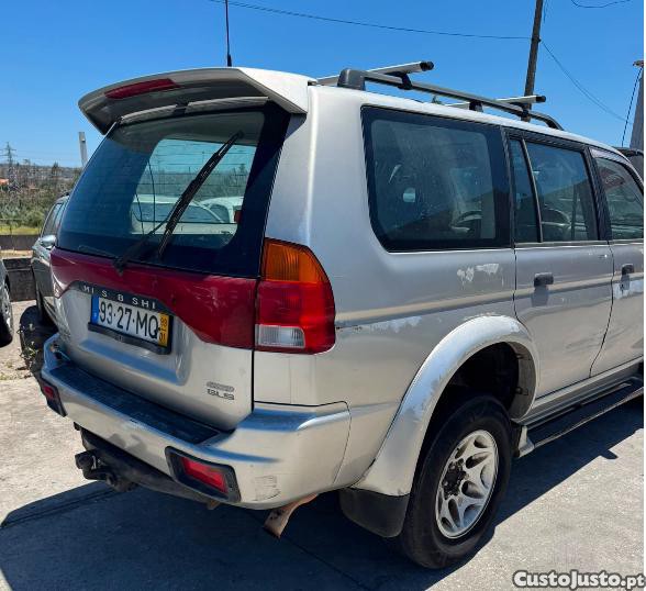 Mitsubishi Pajero SportWagon 2.5 TD — fotografia 2