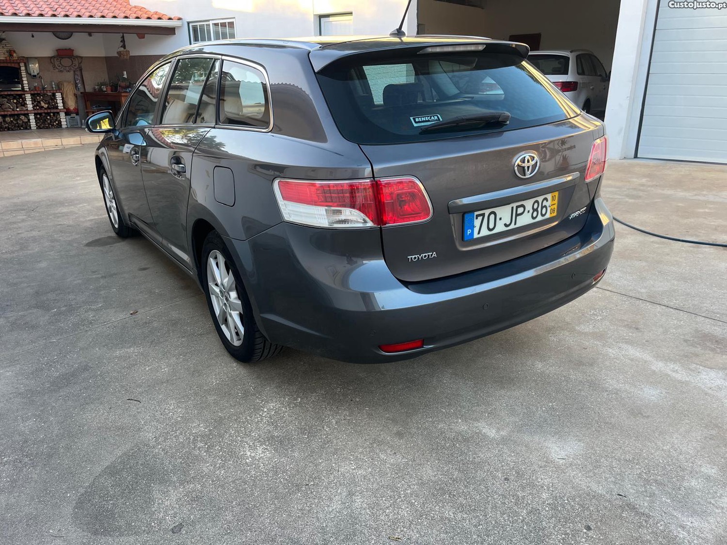 Toyota Avensis SW 2.0 D4D Exclusive — fotografia 7