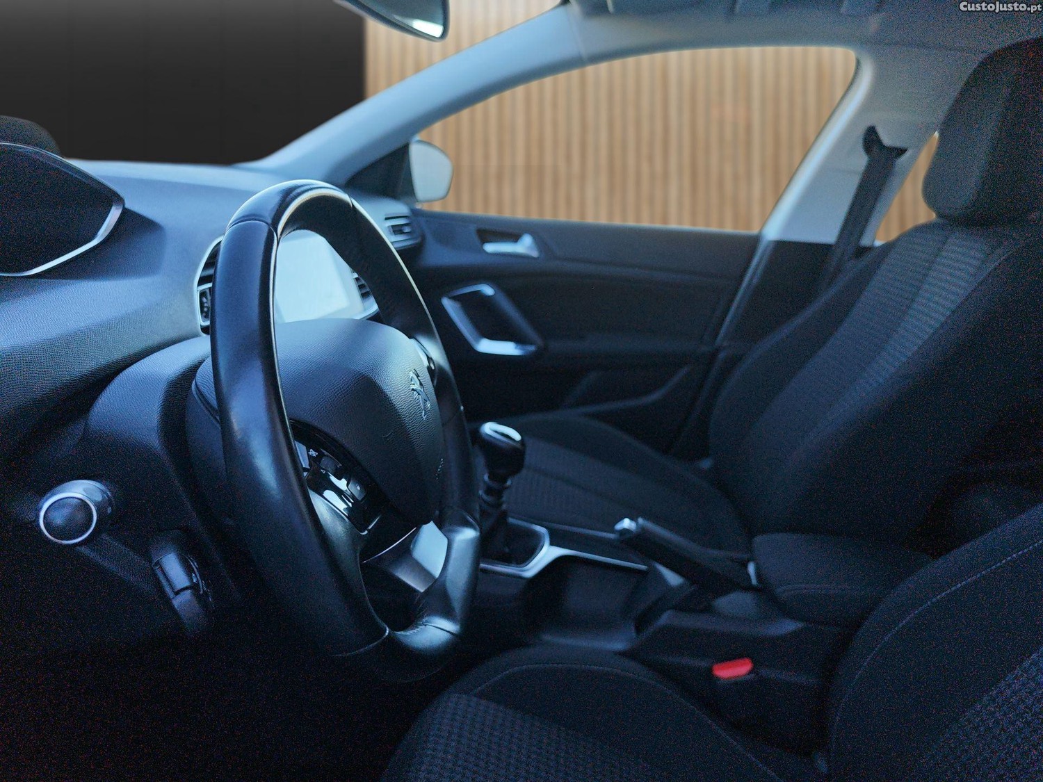 Peugeot 308 1.5 HDI SW — fotografia 6