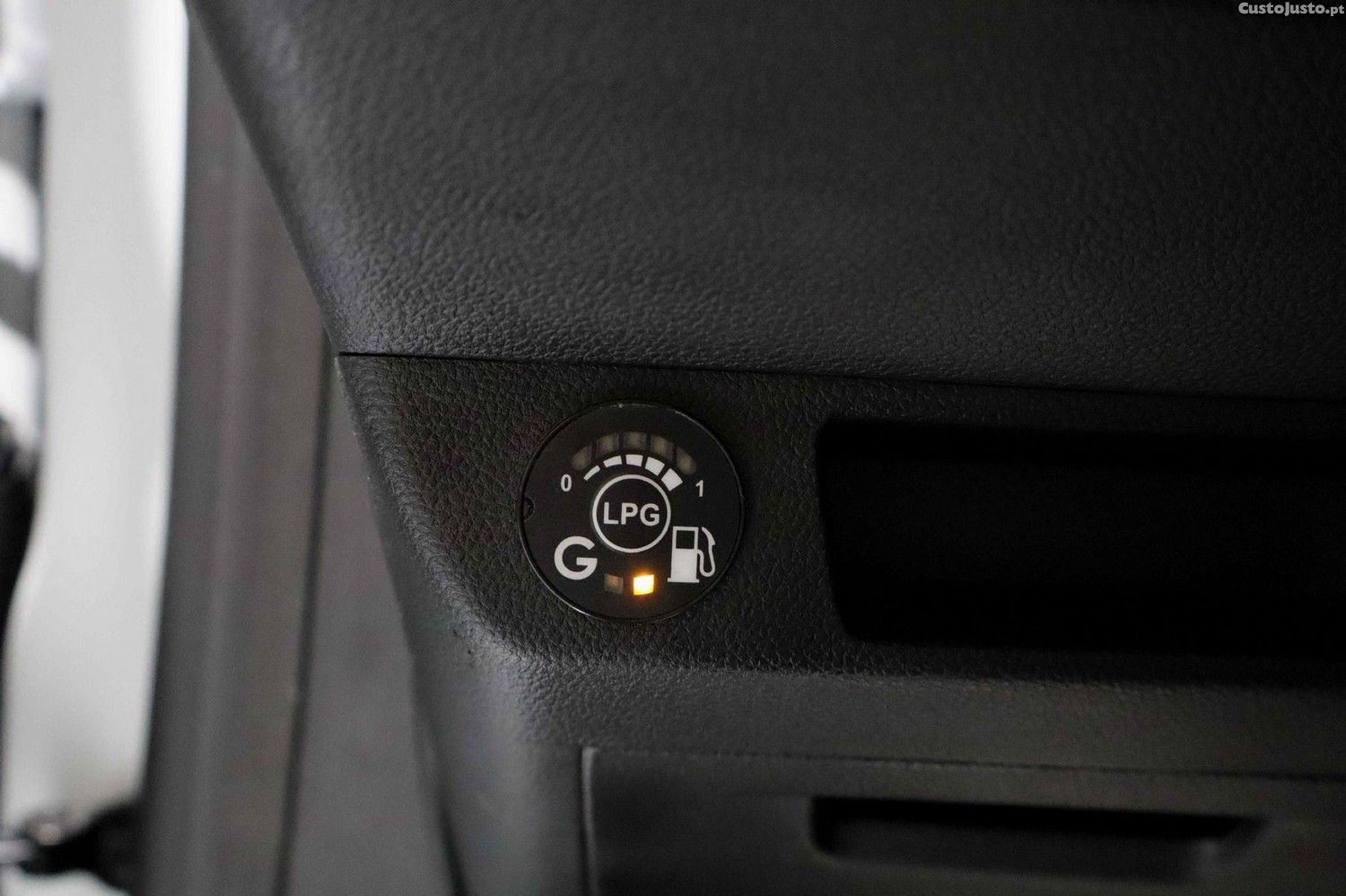 Renault Clio 1.0 TCe Evolution Bi-Fuel — fotografia 18