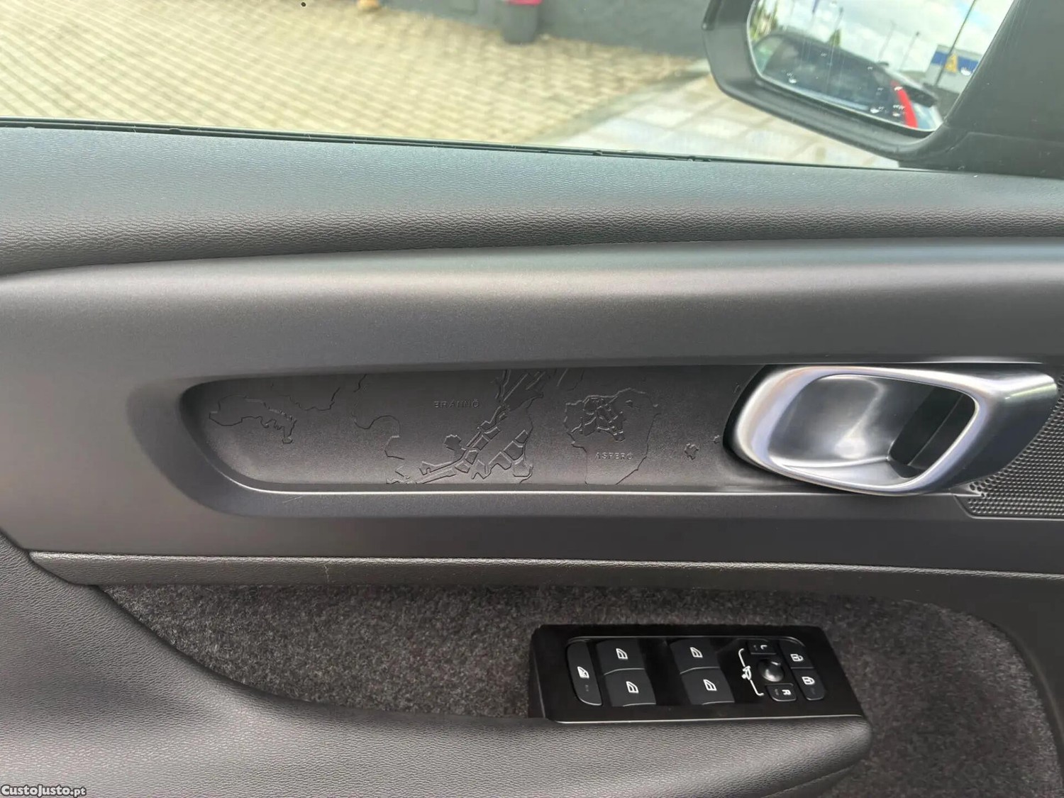 Volvo XC 40 1.5 T2 Momentum Plus Geartronic — fotografia 22