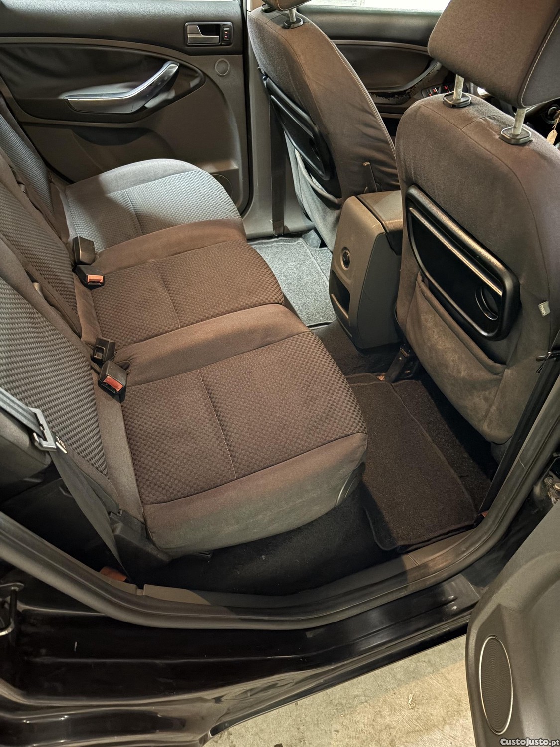 Ford C-Max 1.6TDCI 90cv — fotografia 2