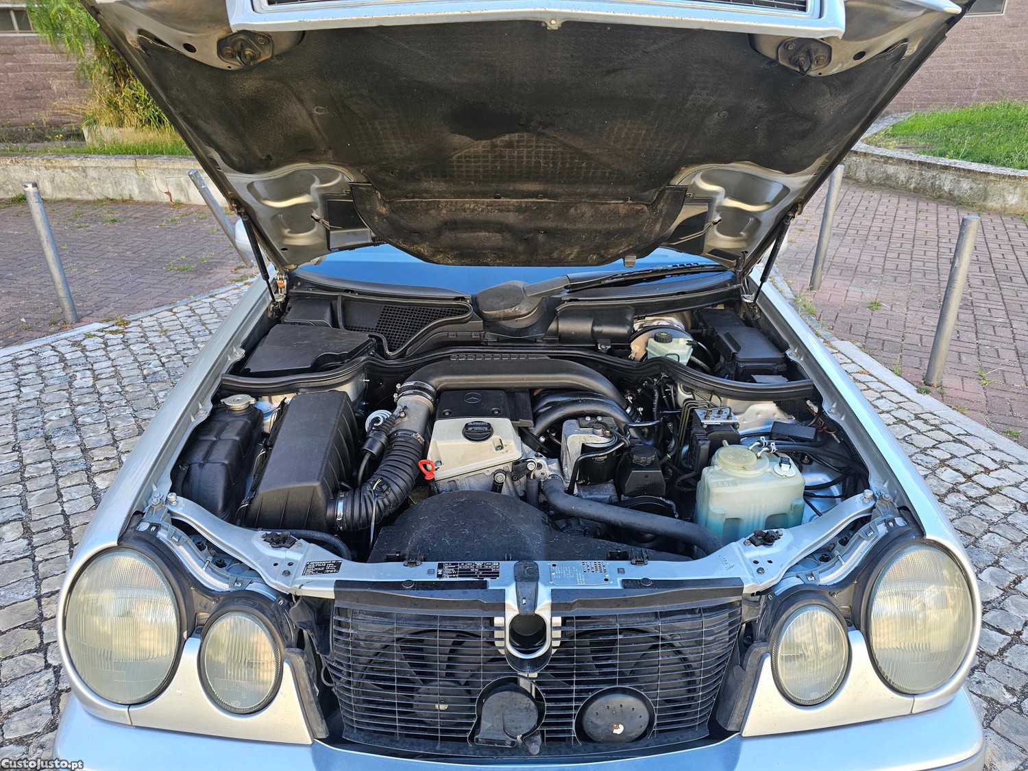 Mercedes-Benz E 220 DieselMultiválvulas — fotografia 3