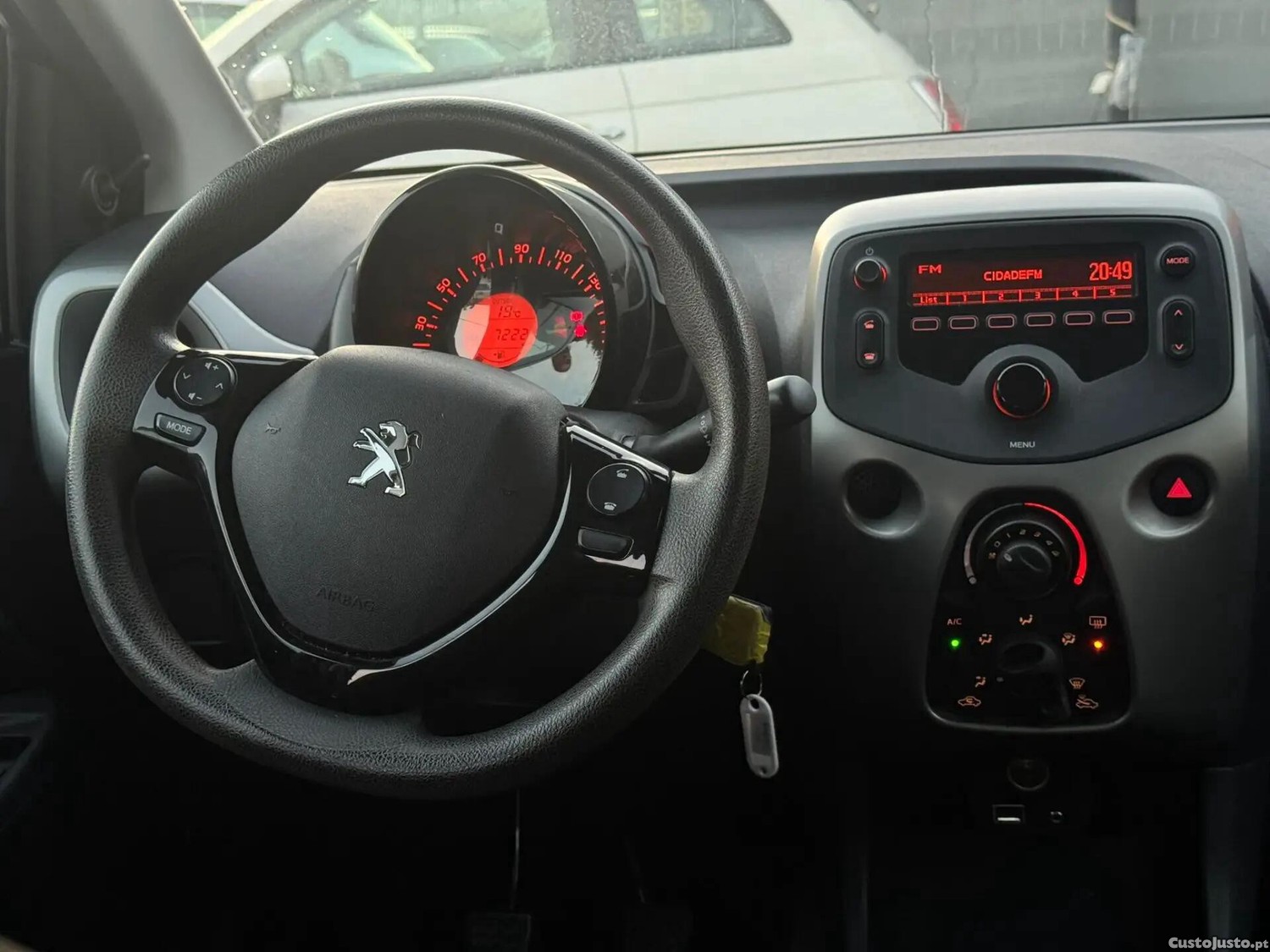 Peugeot 108 1.0 e-VTi Active — fotografia 11