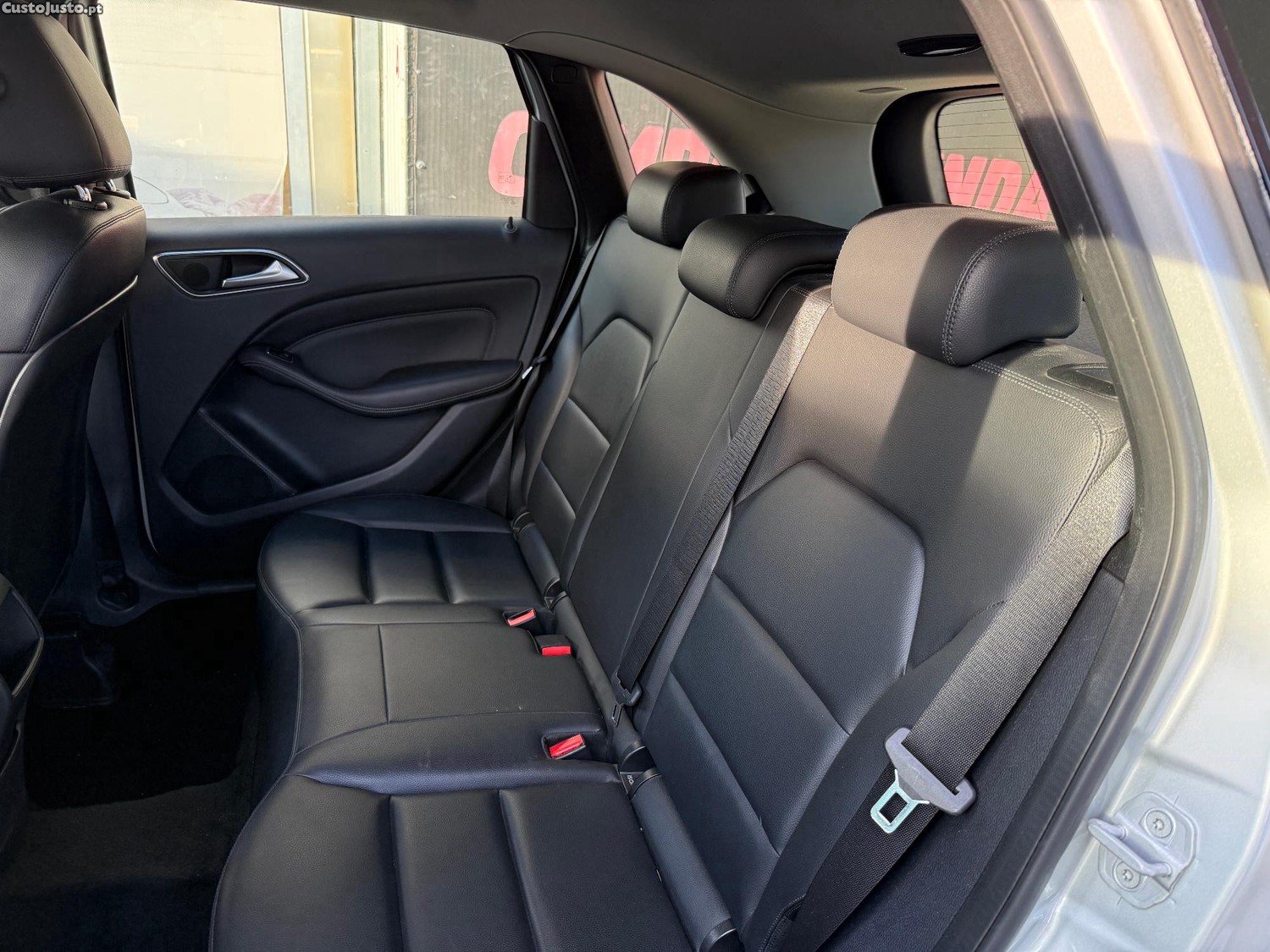 Mercedes-Benz B 200 CDI — fotografia 4