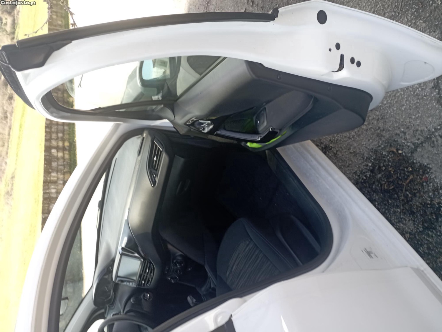 Peugeot 208 Van - 19 foto 5