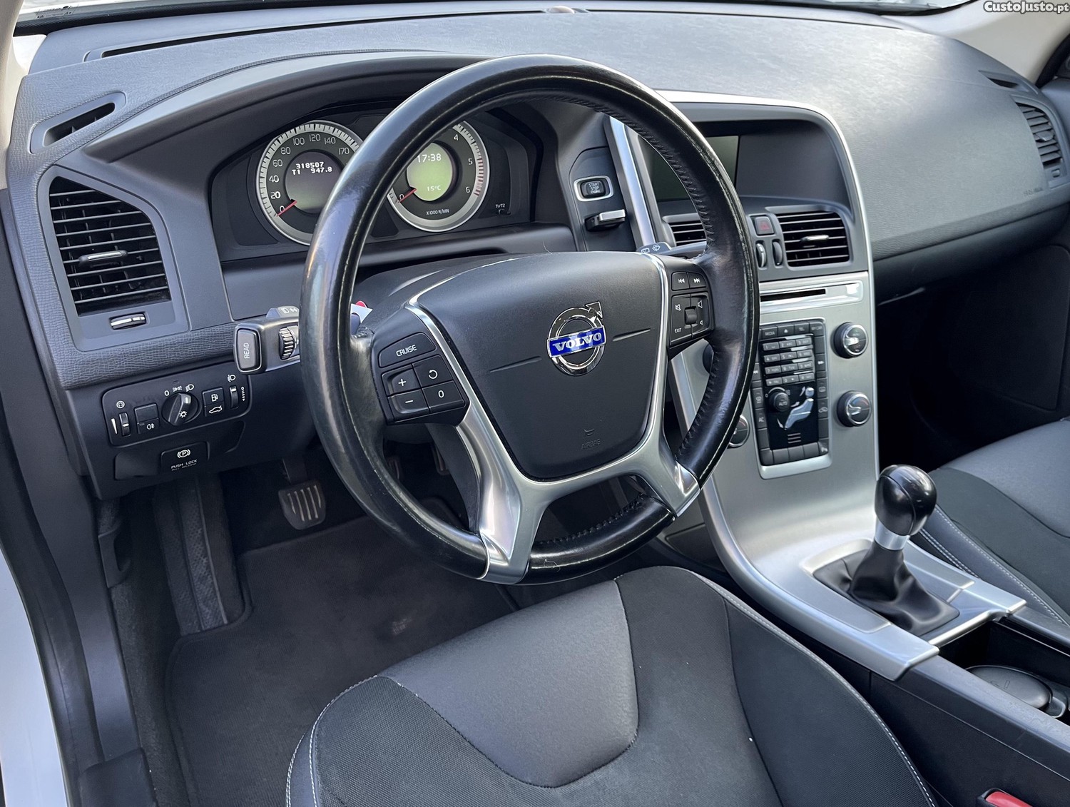 Volvo XC60 D3 Drive - 11 foto 3