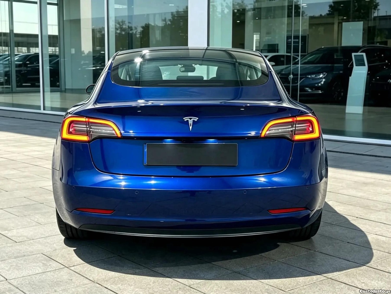 Tesla Model 3 Standard Range Plus RWD — fotografia 5