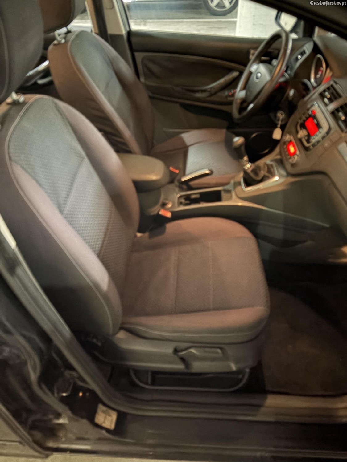 Ford C-Max 1.6TDCI 90cv — fotografia 5