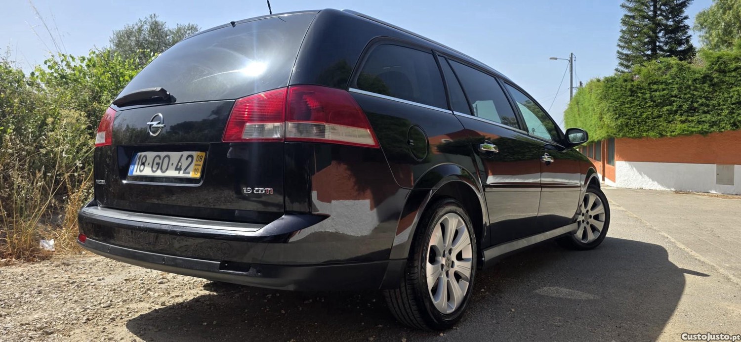Opel Vectra 1.9 CDTi Executive - 08 — photo 2