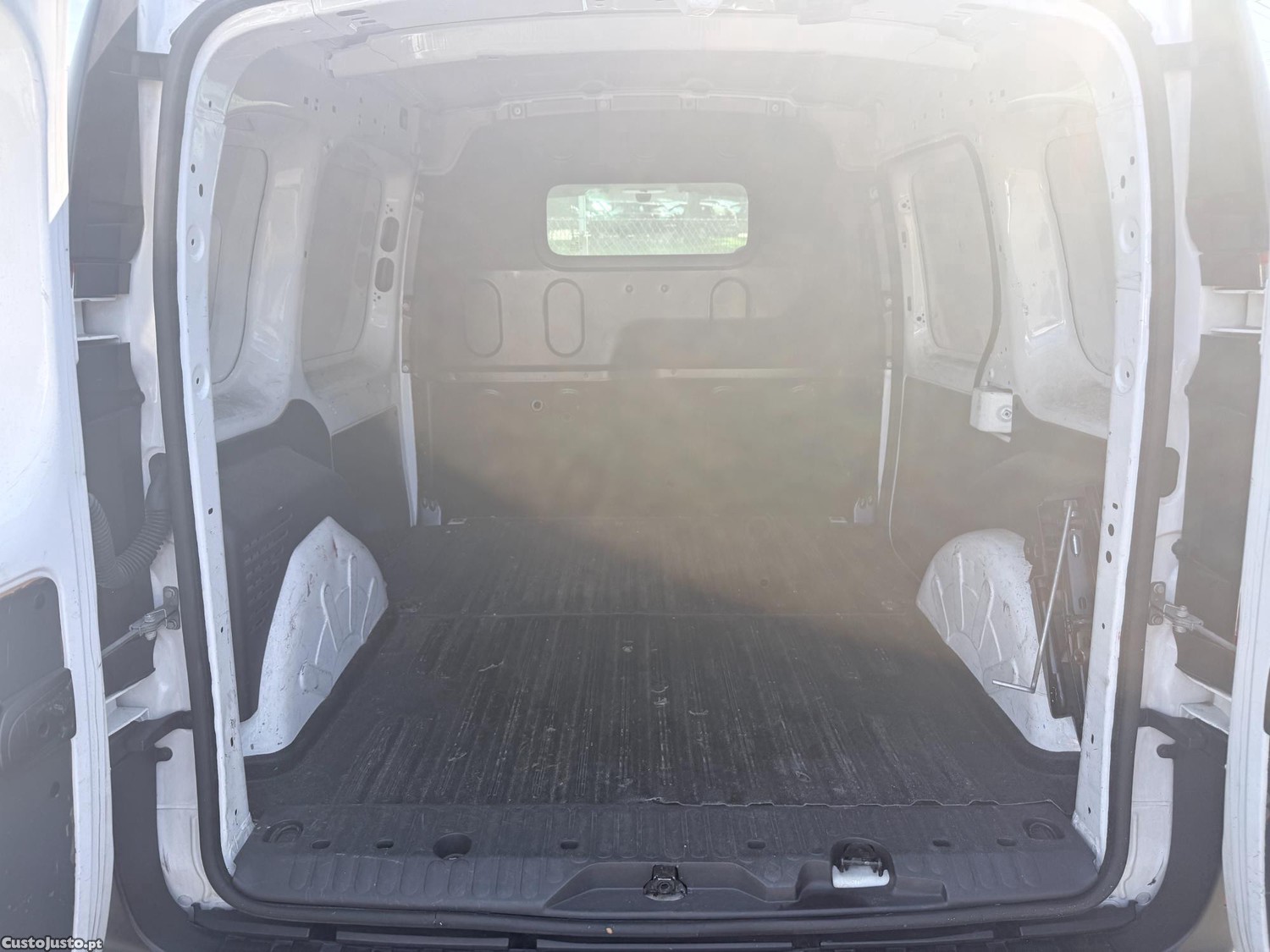 Renault Kangoo 1.5 DCI  - IVA Dedutivel - 16 foto 2