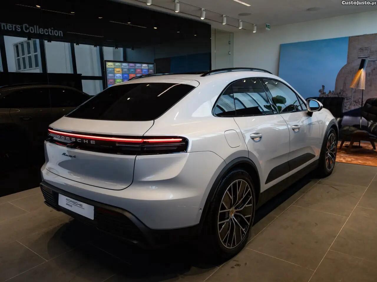 Porsche Macan Electric 4 — fotografia 13