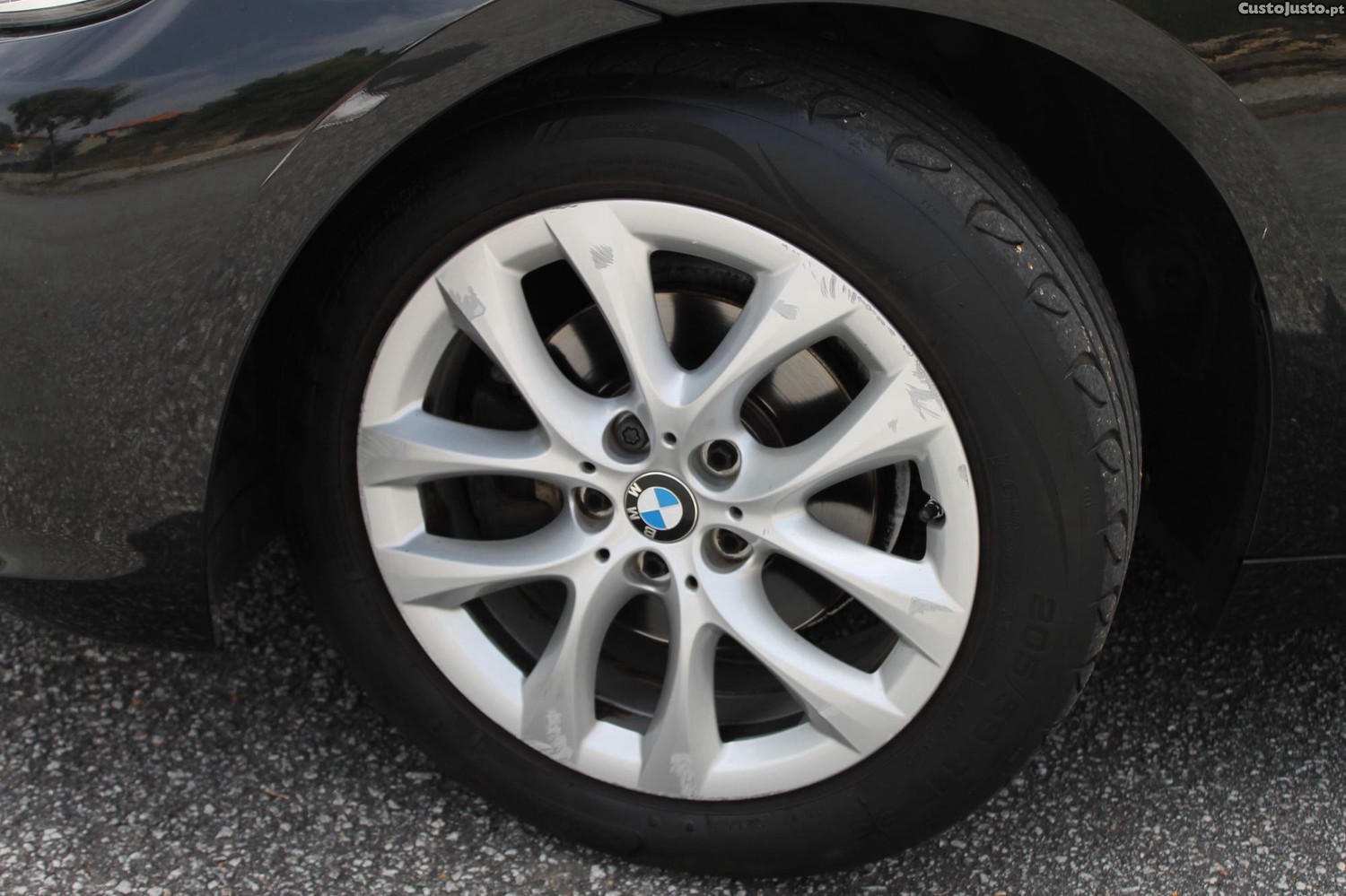 BMW 216 Active Tourer Line Sport — fotografia 14