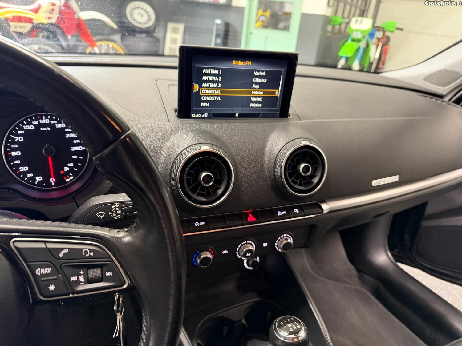 Audi A3 Sportback 1.6 TDI Advance Ultra — fotografia 14