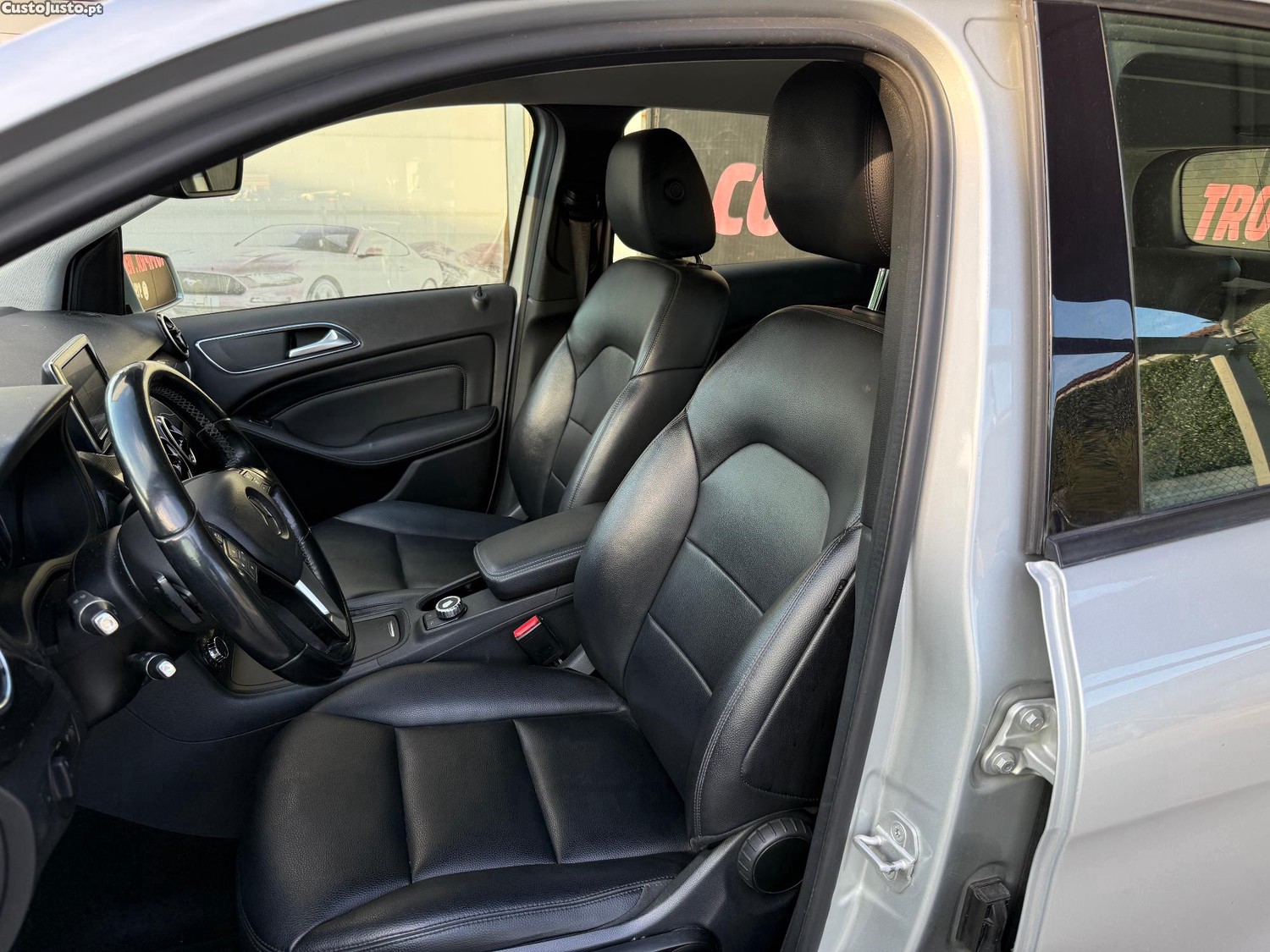 Mercedes-Benz B 200 CDI — fotografia 3