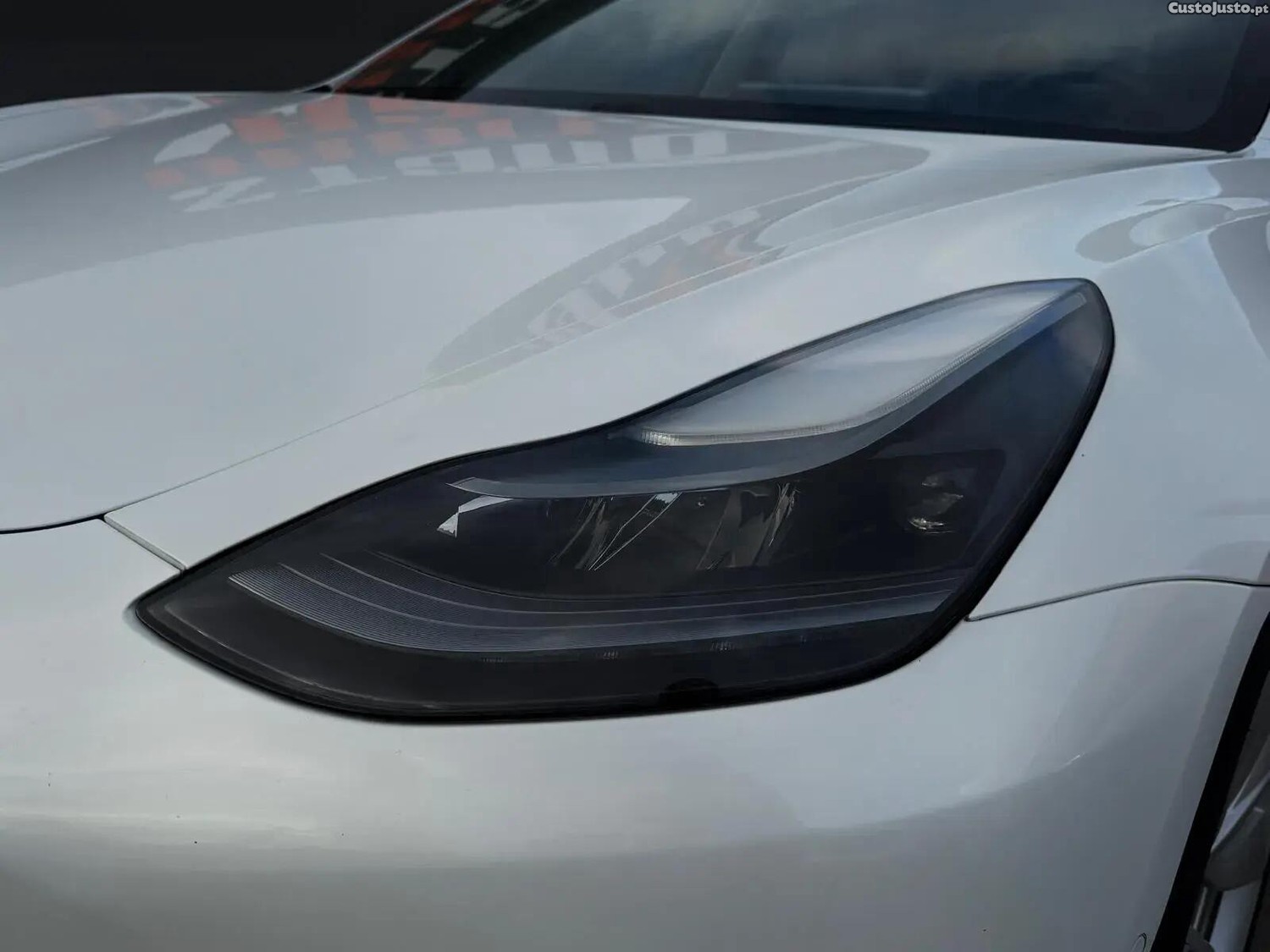 Tesla Model 3 Standard Range Plus RWD — fotografia 8