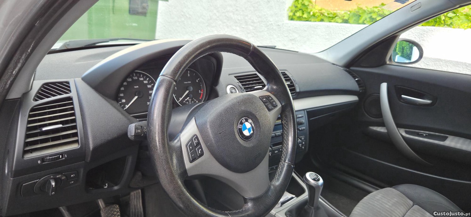 BMW 118 D — fotografia 2