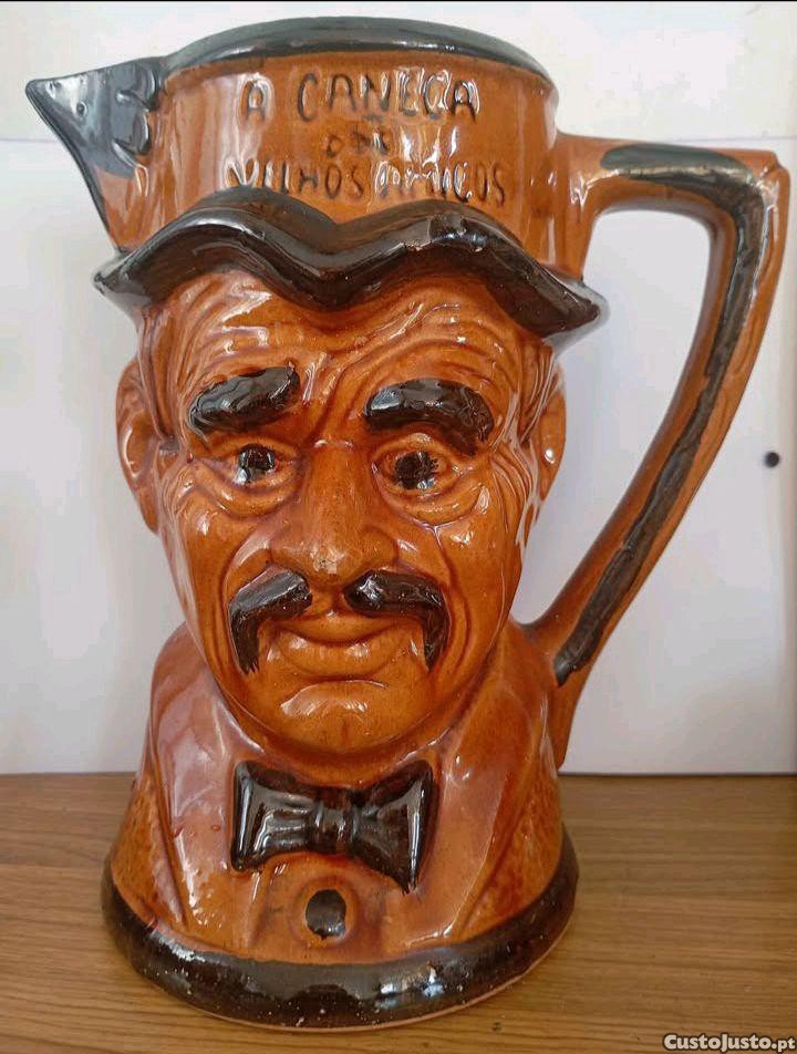 Caneca muito antiga (caneca os velhos amigos) 2 litros, altura 23cm