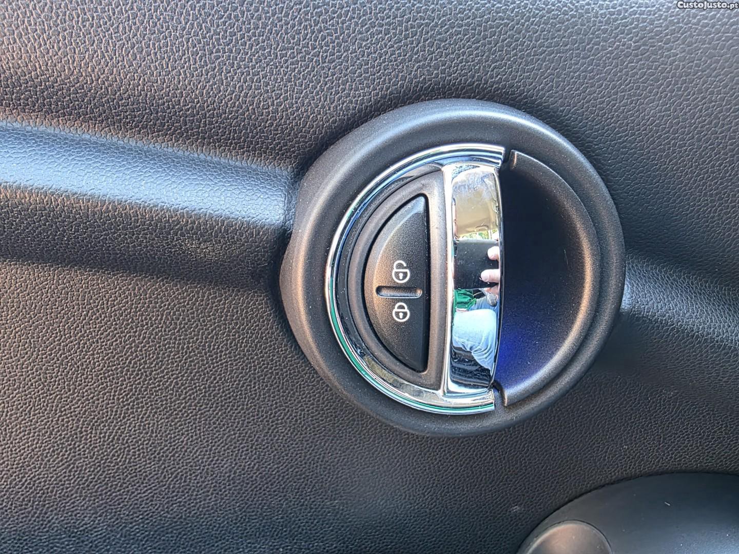 MINI Cooper One D — fotografia 4