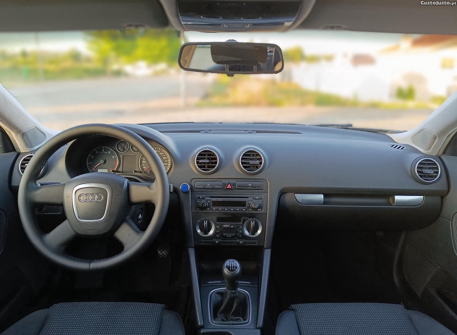 Audi A3 Sportback 1.6 FSi — fotografia 8