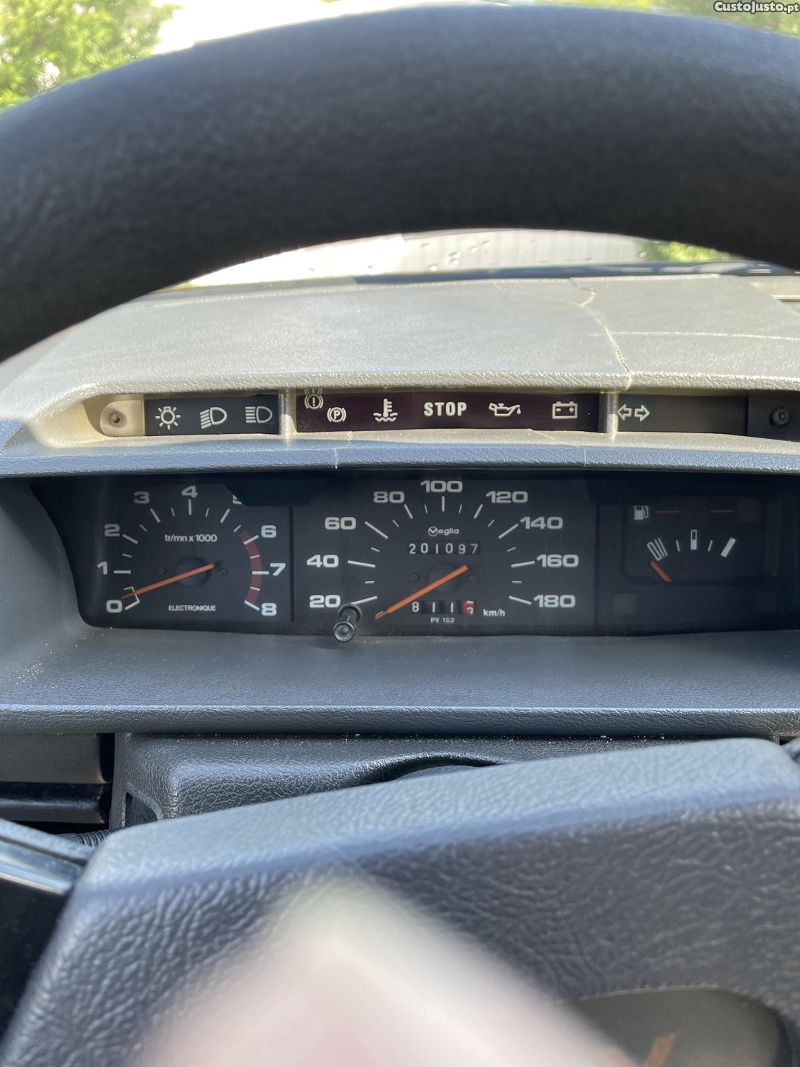 Peugeot 205 XT — fotografia 4