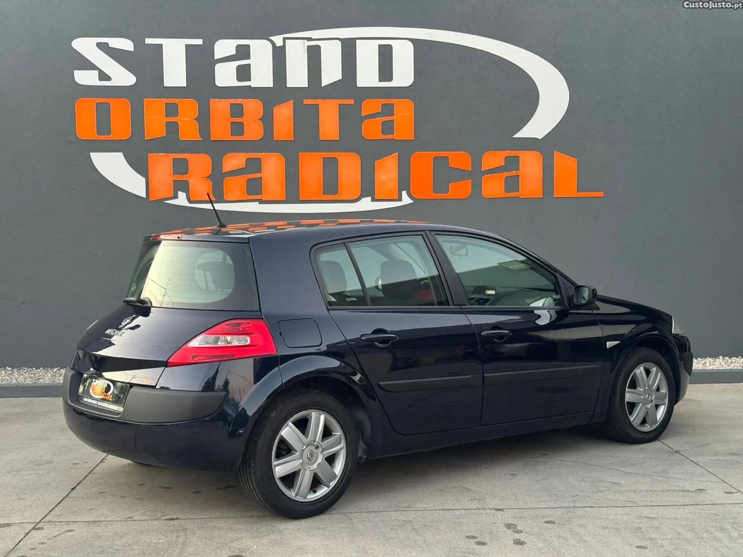 Renault Mégane 1.5 dCi Confort — fotografia 12