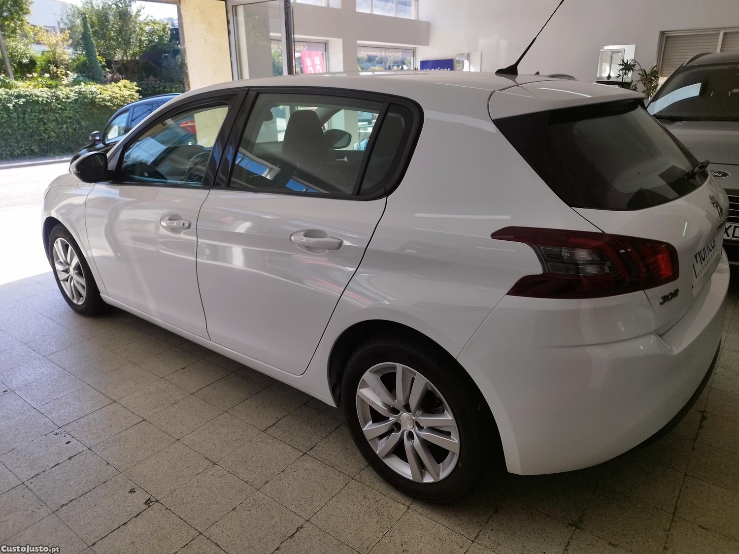 Peugeot 308 1.5 BHDI BUSINESS - 19 — photo 4