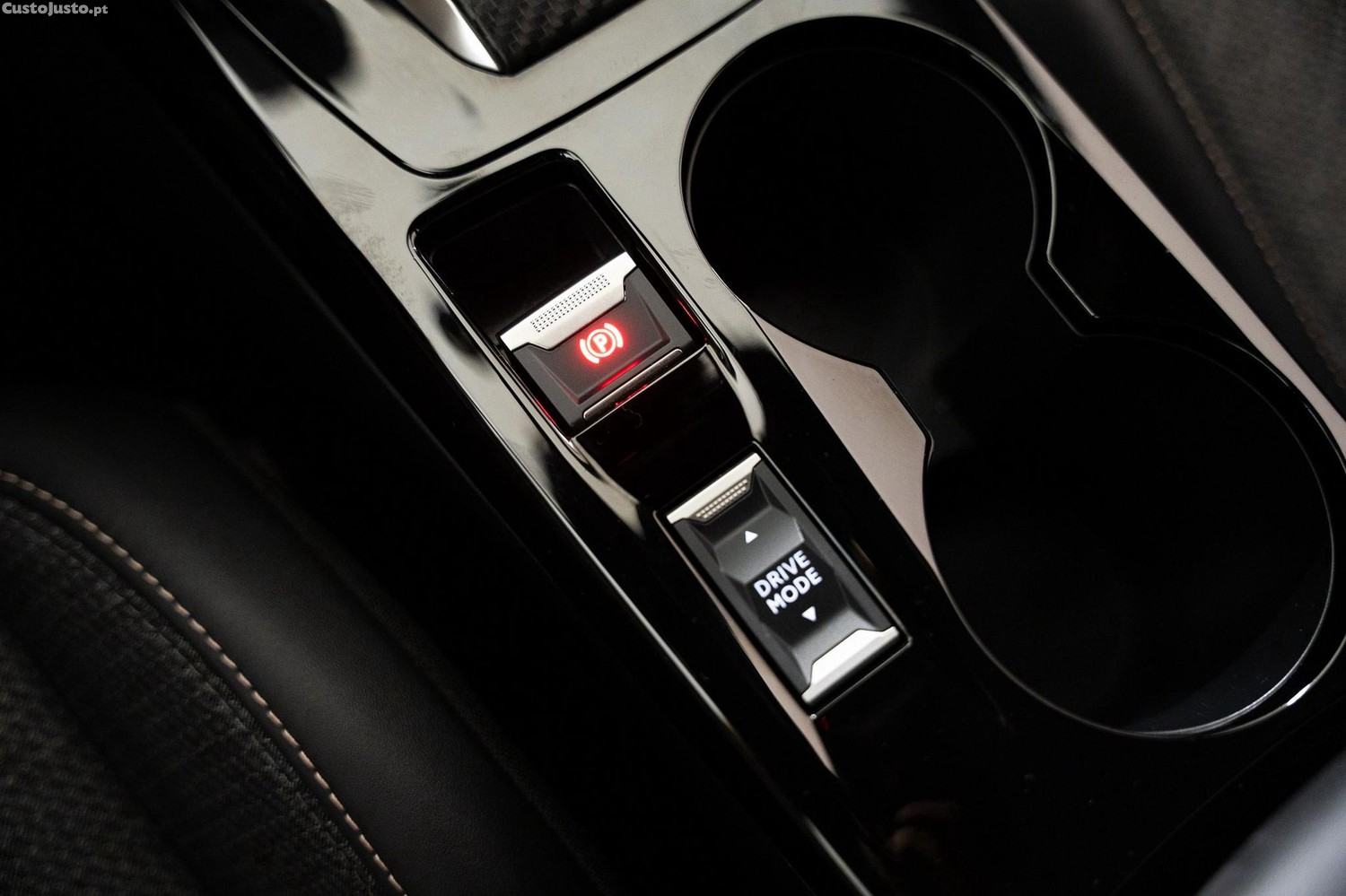 Peugeot 2008 54 kWh Allure — fotografia 5