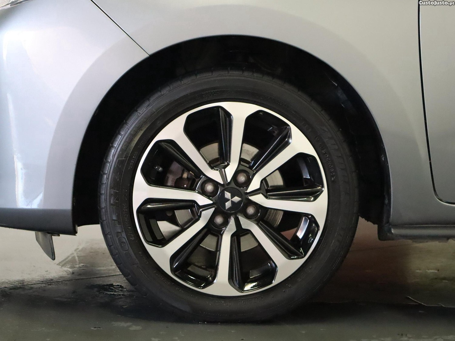 Mitsubishi Space Star 1.2 Connect Edition — fotografia 12
