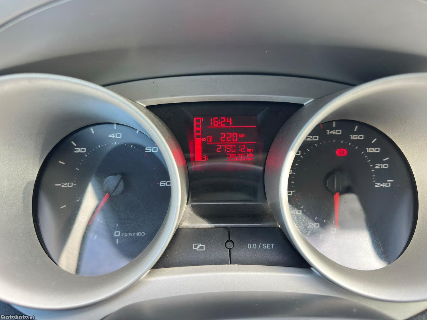 SEAT Ibiza 1.6 TDI spot coupe — fotografia 2