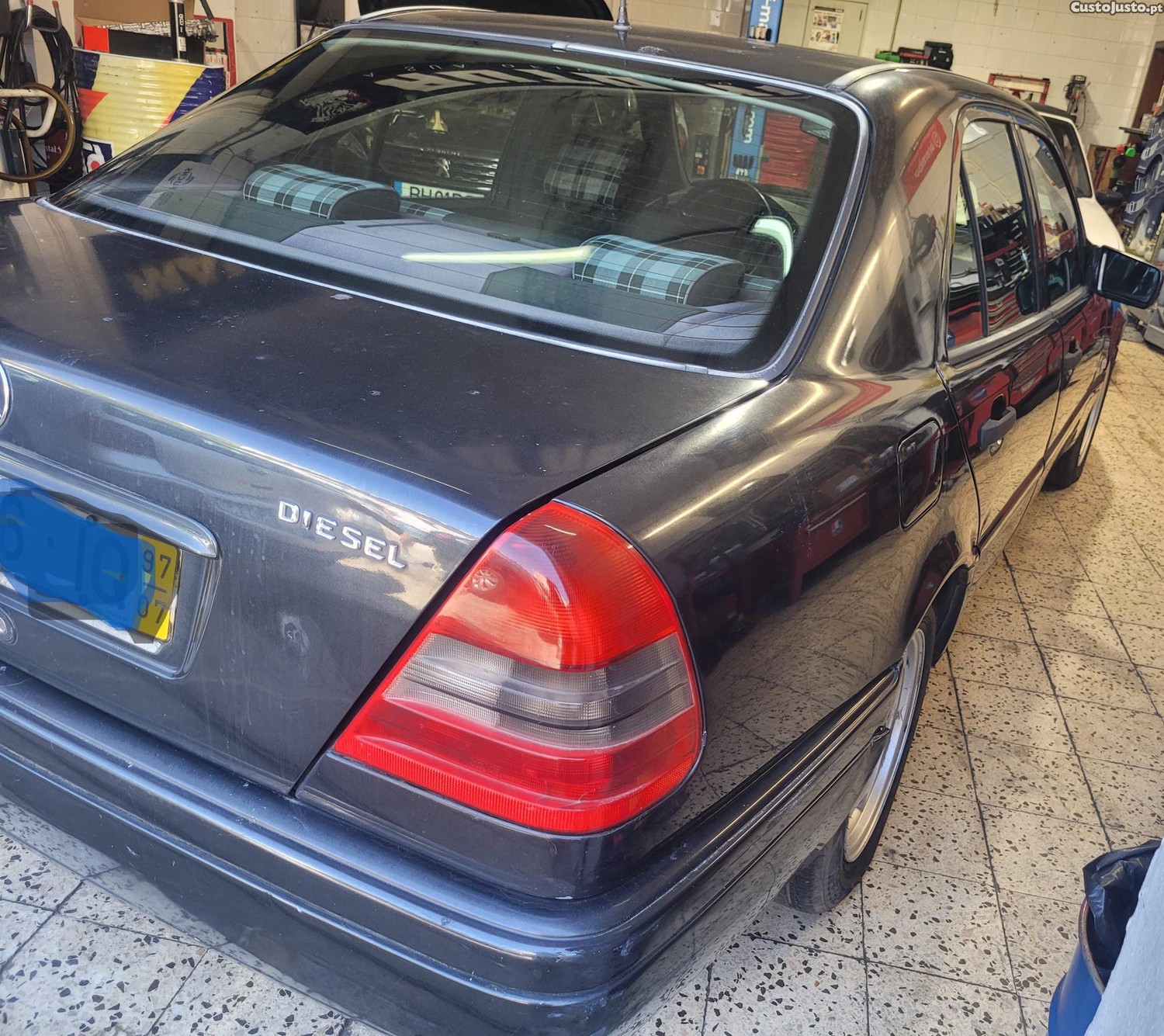 Mercedes-Benz C 200 SPORT — fotografia 7