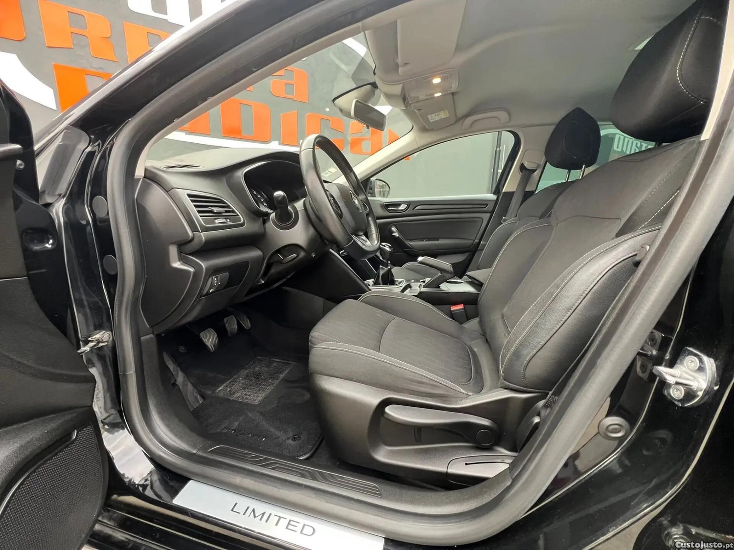 Renault Mégane 1.5 Blue dCi Limited — fotografia 9