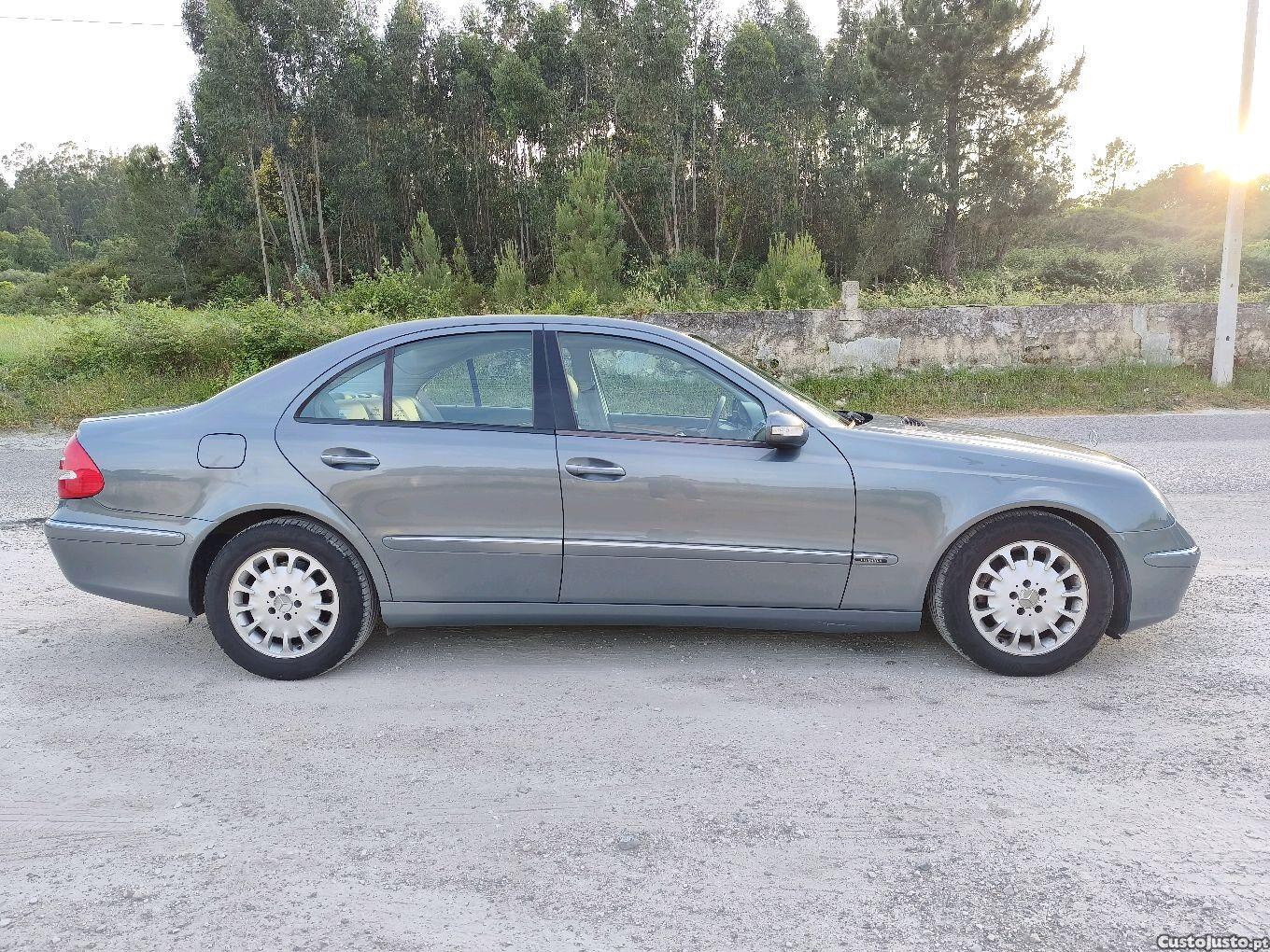 Mercedes-Benz E 280 Elegance — fotografia 5