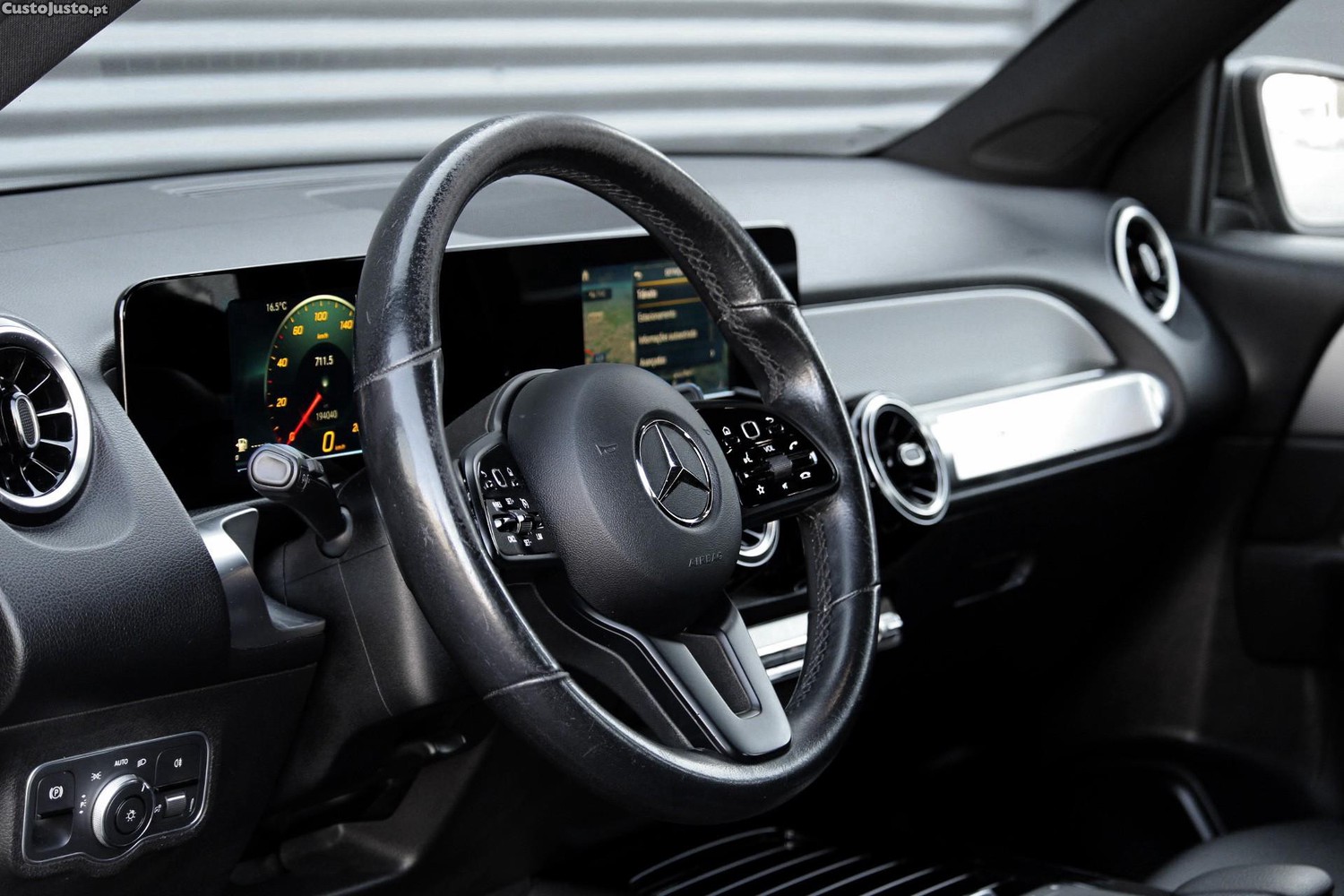 Mercedes-Benz GLB 200 d Progressive — fotografia 18