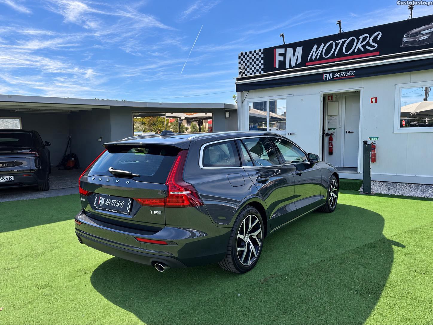 Volvo V60 2.0 T8 AWD TE Momentum Plus — fotografia 16